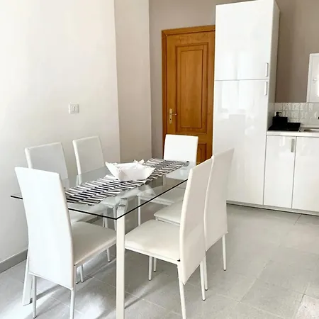 Charming In With Balcony And View Lejlighed